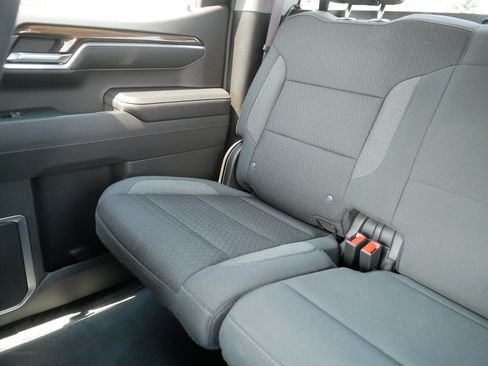 Used 2023 Chevrolet Silverado 1500 LT AWD/4WD image 12