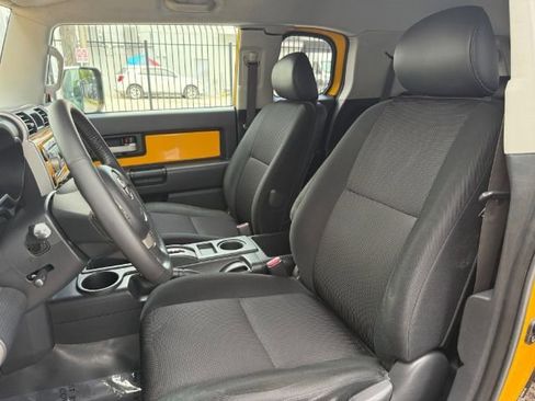 Used 2007 Toyota FJ Cruiser 2WD image 10