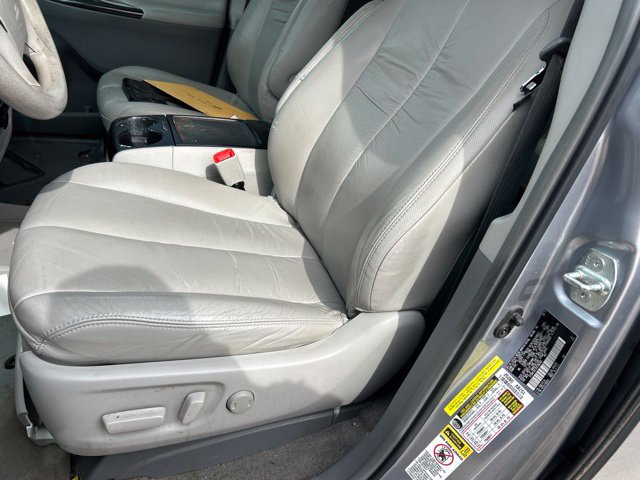 Used 2013 Toyota Sienna LE FWD image 15