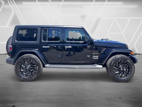 Used 2019 Jeep Wrangler Unlimited Sahara image 6