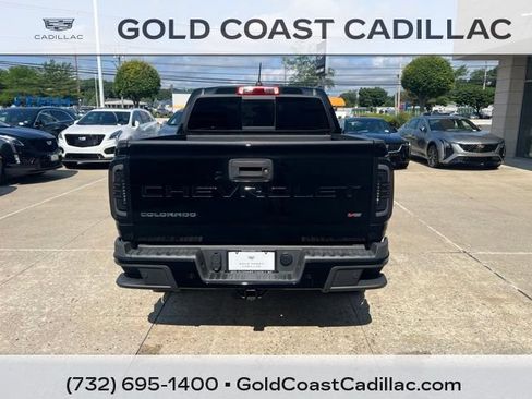 Used 2022 Chevrolet Colorado Z71 w/ Z71 Midnight Edition AWD/4WD image 3