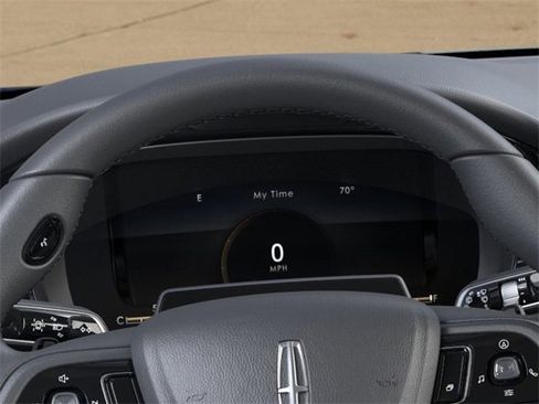 New 2026 Lincoln Corsair Premiere image 13