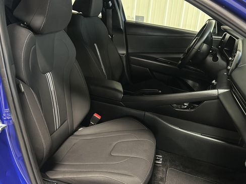 Used 2025 Hyundai Elantra Sport FWD image 13
