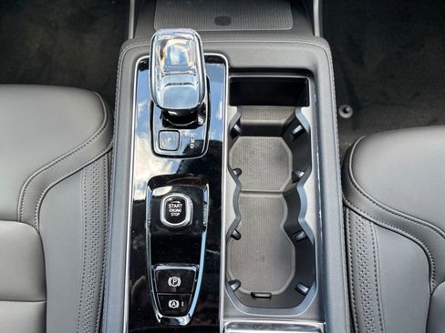 New 2026 Volvo XC90 B5 Core AWD/4WD image 13