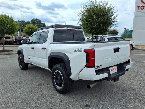 Used 2024 Toyota Tacoma TRD Off-Road w/ TRD Off Road Upgrade Package AWD/4WD image 7