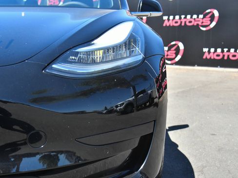 Used 2020 Tesla Model 3 Standard Range RWD image 11
