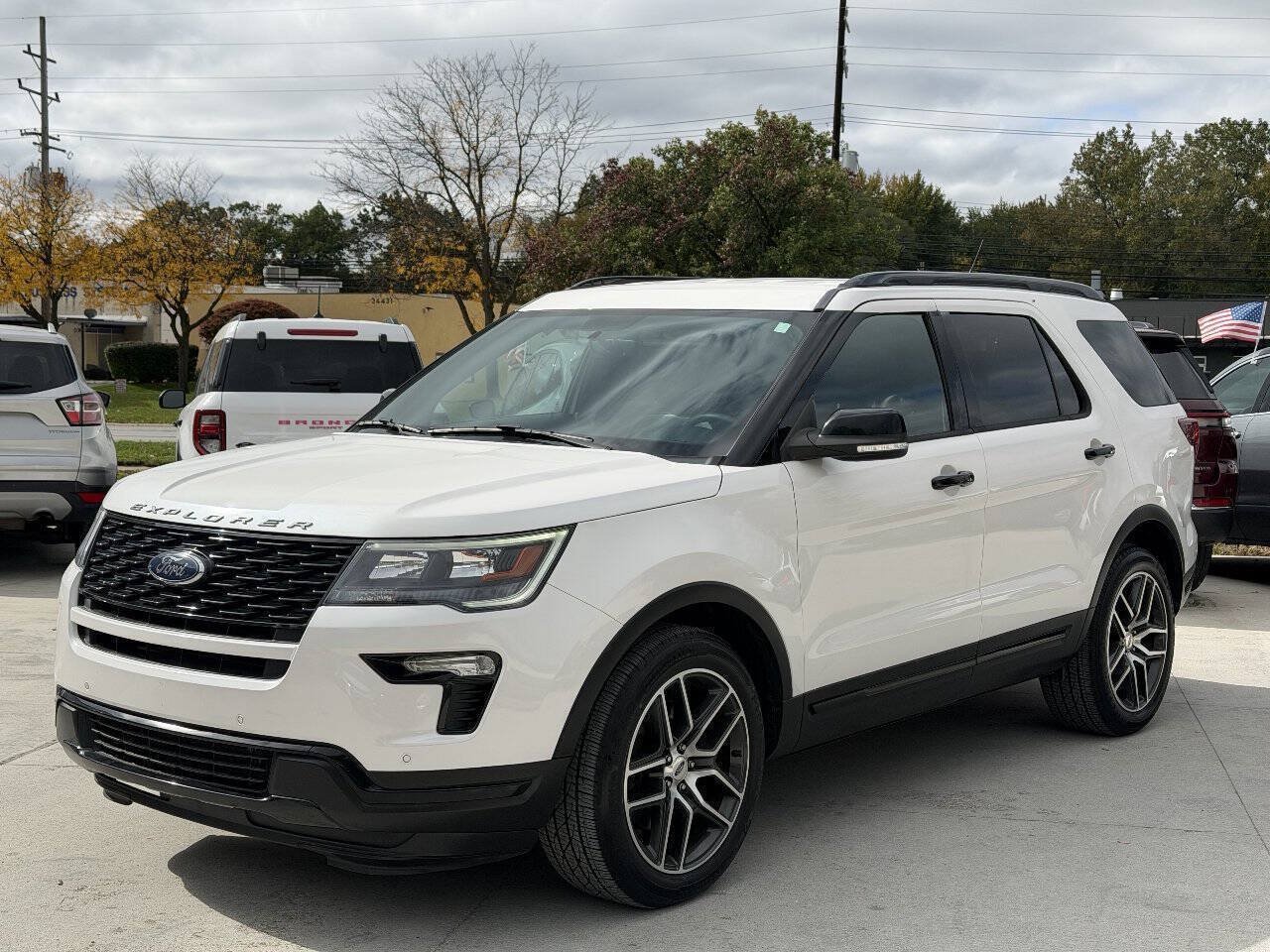 Used 2019 Ford Explorer Sport AWD/4WD image 2