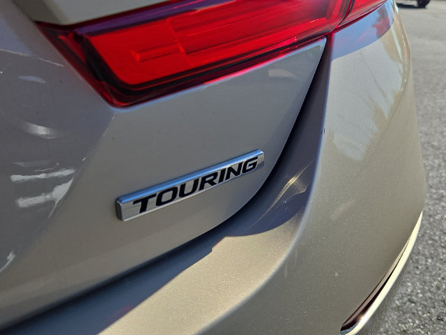 Used 2018 Honda Accord Touring image 31