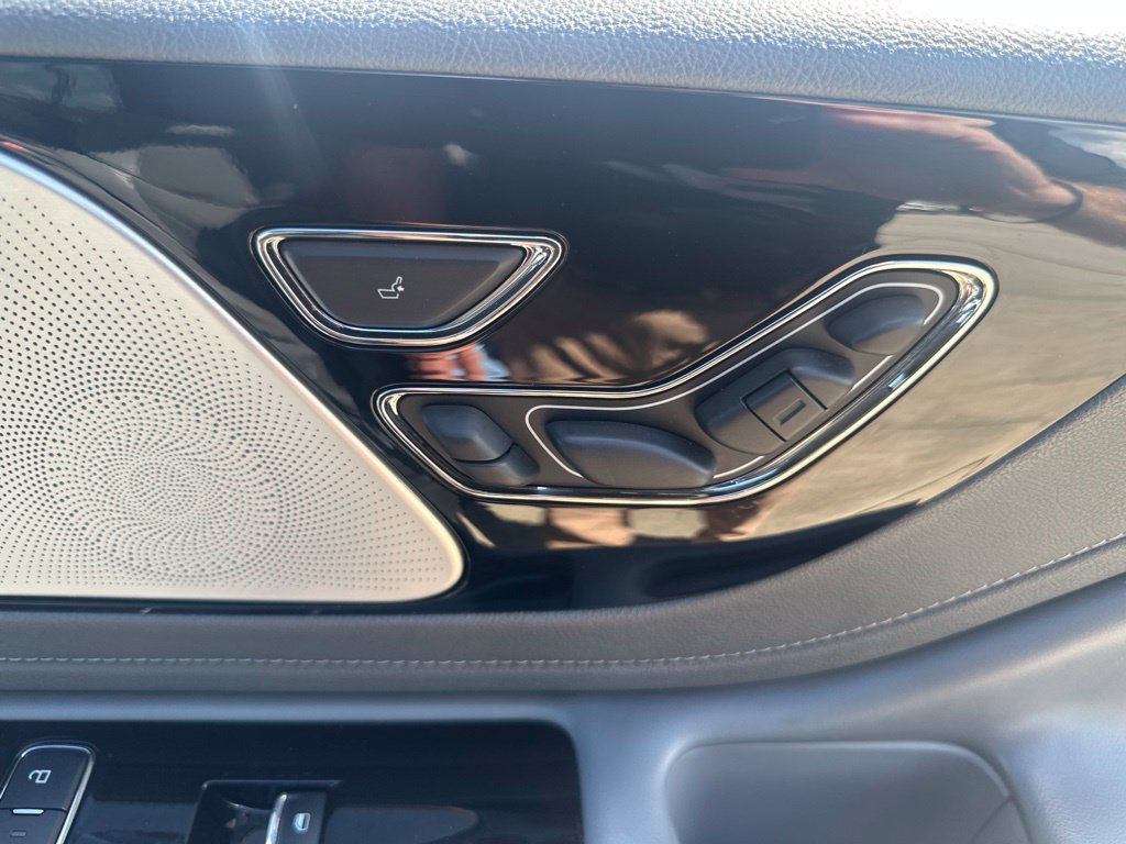 Used 2020 Lincoln Aviator Reserve w/ Equipment Group 201A RWD image 39