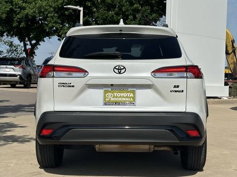 Used 2023 Toyota Corolla Cross AWD Hybrid image 4