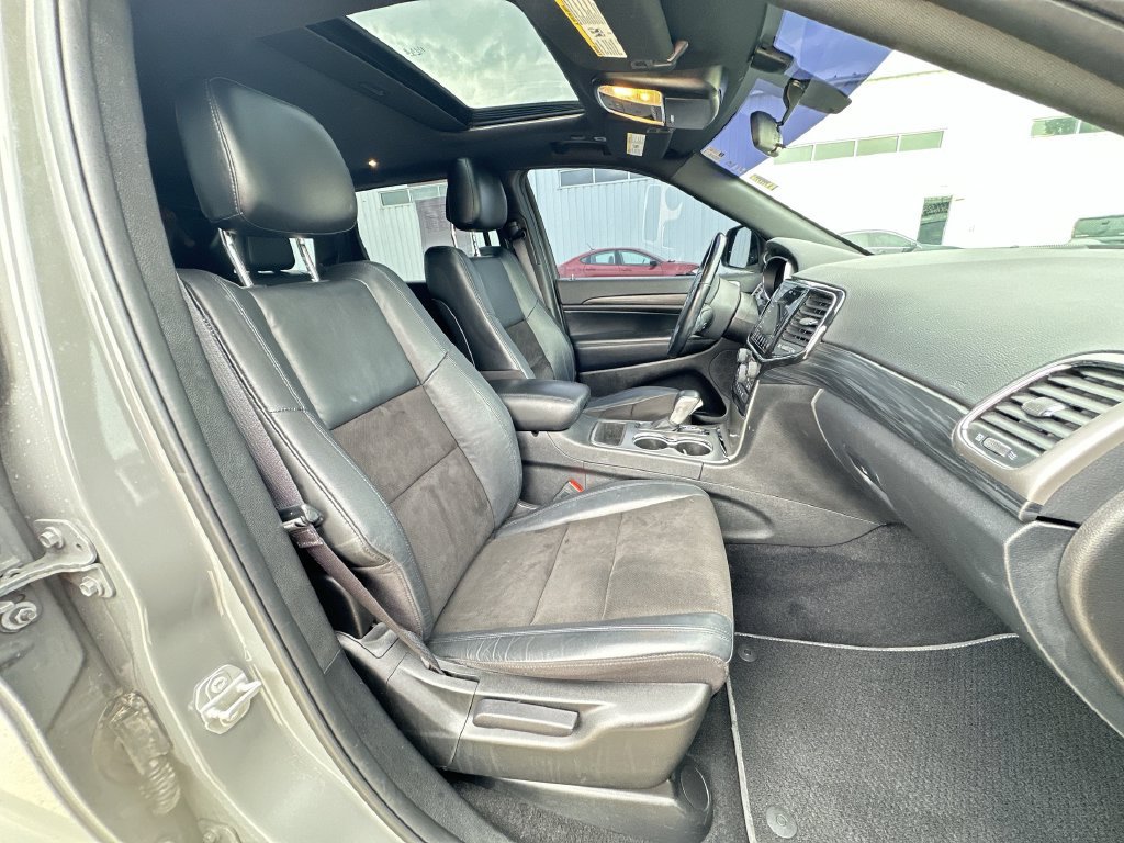 Used 2021 Jeep Grand Cherokee Laredo X AWD/4WD image 29