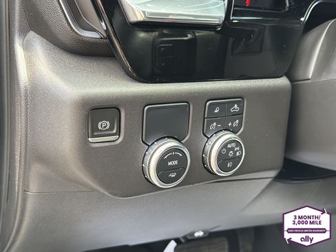 Used 2023 GMC Sierra 1500 SLT w/ SLT Premium Package RWD image 16