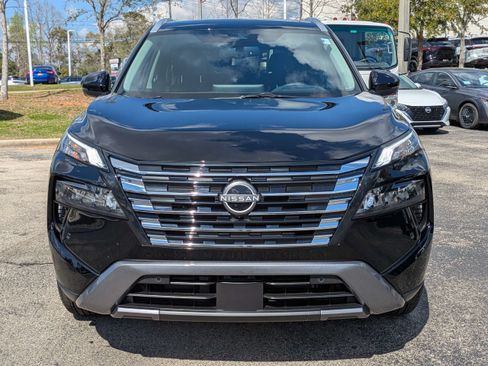 Certified 2025 Nissan Rogue SL w/ SL Premium Package FWD image 9