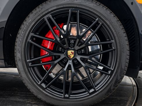 Used 2022 Porsche Macan GTS w/ Premium Package Plus AWD/4WD image 11
