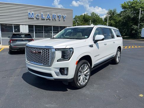 Used 2021 GMC Yukon XL Denali w/ Denali Ultimate Package AWD/4WD image 1