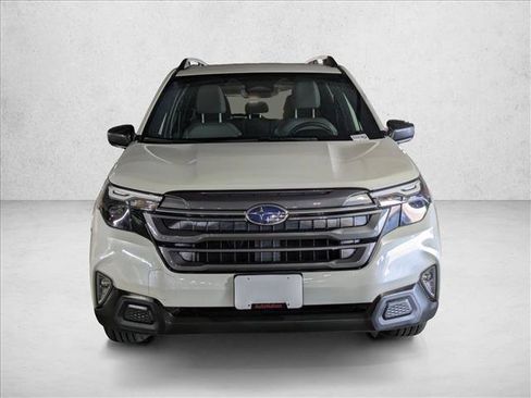 Used 2025 Subaru Forester Premium w/ Convenience Package #1 AWD/4WD image 2