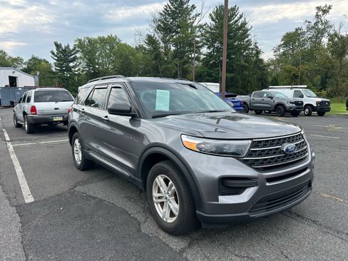 Used 2022 Ford Explorer XLT w/ Class IV Trailer Tow Package AWD/4WD image 3