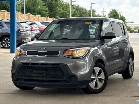 Used 2016 Kia Soul FWD image 1