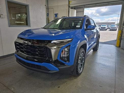 Used 2026 Chevrolet Equinox ACTIV FWD image 2
