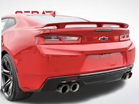 Used 2017 Chevrolet Camaro SS RWD image 4