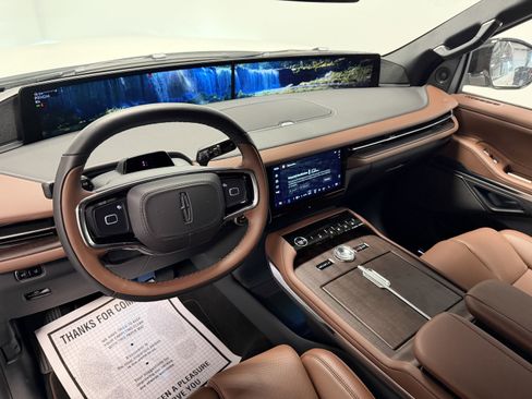 New 2026 Lincoln Navigator Reserve AWD/4WD image 22