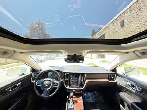 Used 2021 Volvo S60 T6 Momentum w/ Protection Package Premier AWD/4WD image 32