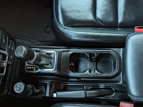 Used 2024 Jeep Wrangler High Altitude image 25