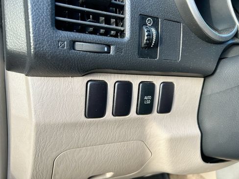 Used 2006 Toyota 4Runner SR5 RWD image 14