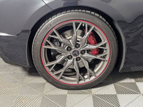 Used 2023 Chevrolet Corvette Stingray Premium Conv w/ Z51 Performance Package RWD image 13