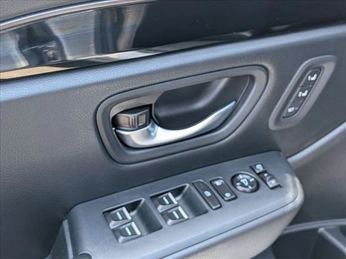 Used 2025 Honda Pilot TrailSport image 12