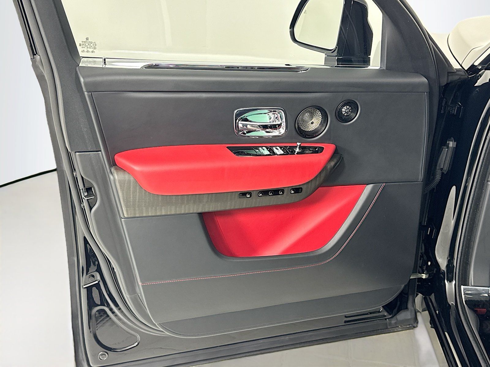 Certified 2026 Rolls-Royce Cullinan w/ Cullinan Package AWD/4WD image 16