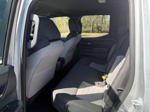 Used 2025 Toyota Tacoma TRD Off-Road image 7