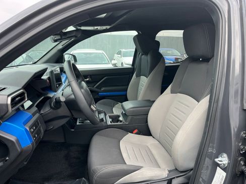 Used 2025 Toyota Tacoma TRD Off-Road image 36