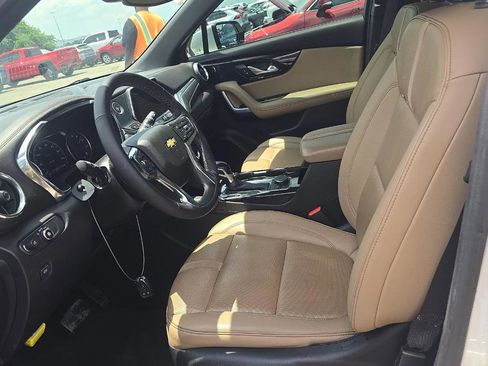 Used 2022 Chevrolet Blazer Premier FWD image 9