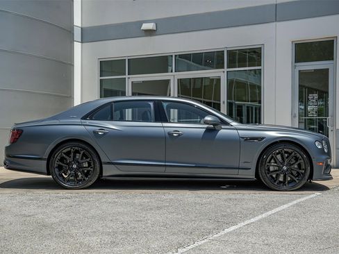 New 2025 Bentley Flying Spur Plug-In Hybrid image 5