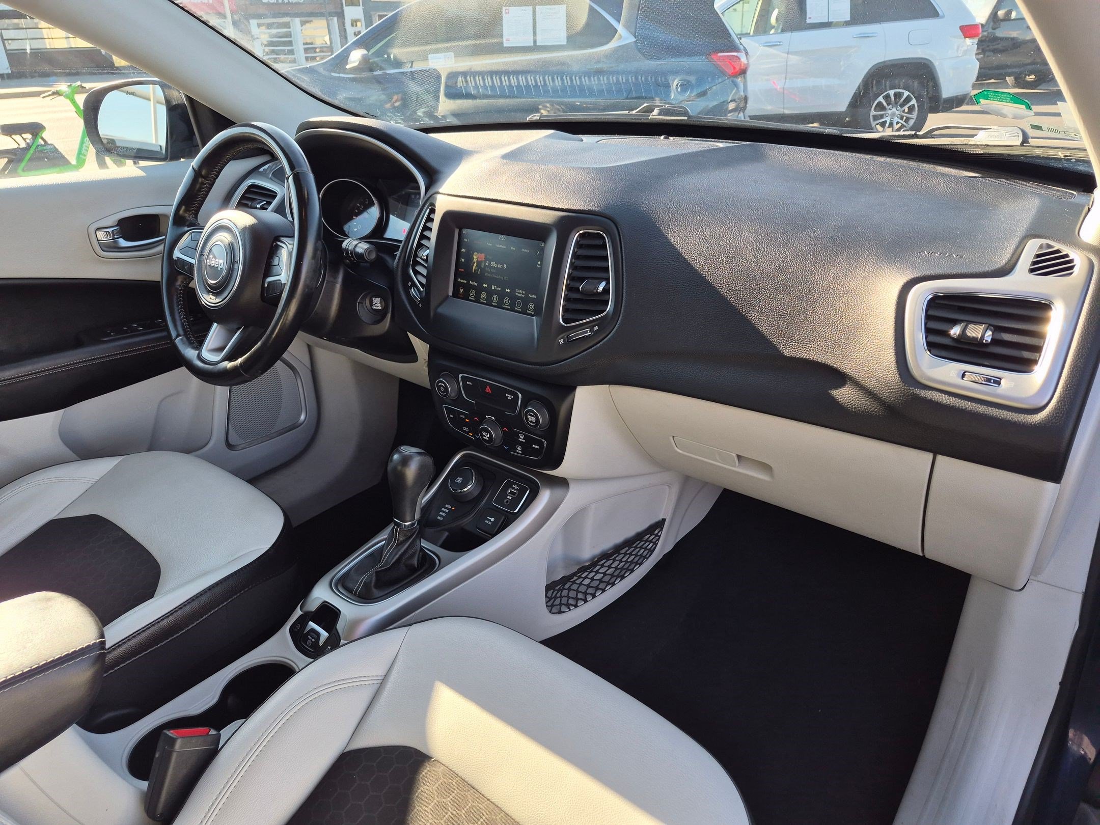 Used 2020 Jeep Compass Latitude w/ Cold Weather Group AWD/4WD image 32