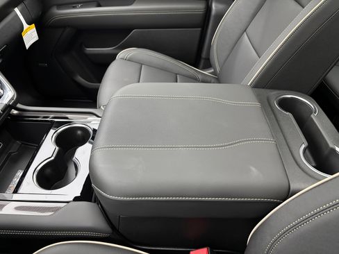 New 2026 GMC Yukon Elevation w/ Elevation Premium Package AWD/4WD image 37