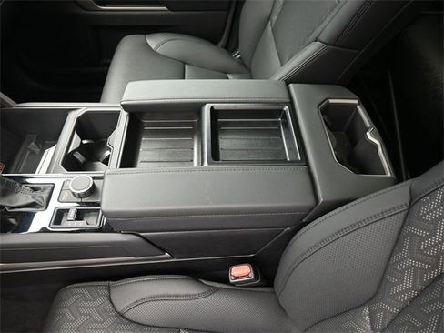 Used 2025 Toyota Tundra Limited image 4