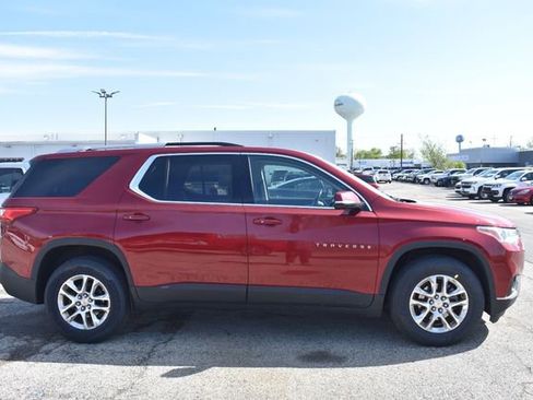 Used 2018 Chevrolet Traverse LT AWD/4WD image 2