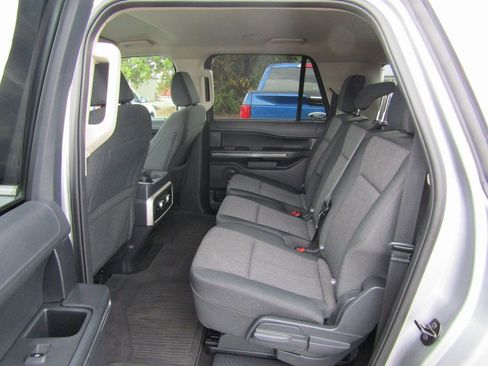 Used 2024 Ford Expedition Max XLT image 30