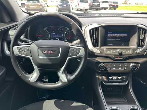Used 2020 GMC Terrain SLE FWD image 3