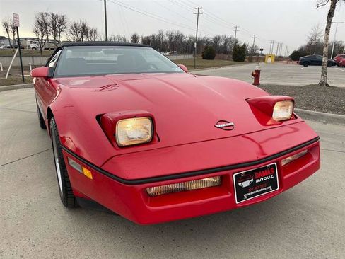 Used 1990 Chevrolet Corvette Convertible image 11