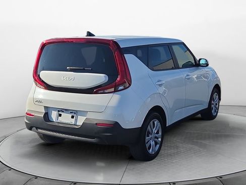 Used 2022 Kia Soul LX image 5