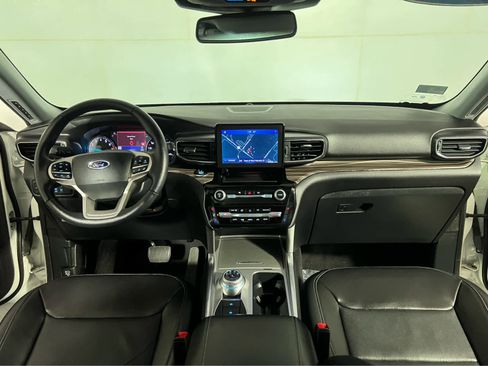 Used 2021 Ford Explorer Limited w/ Equipment Group 301A image 9