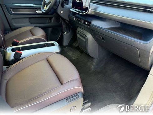 Used 2025 Volkswagen ID. Buzz Pro S Plus RWD image 15