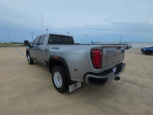Used 2026 GMC Sierra 3500 Denali w/ Denali Reserve Package AWD/4WD image 6