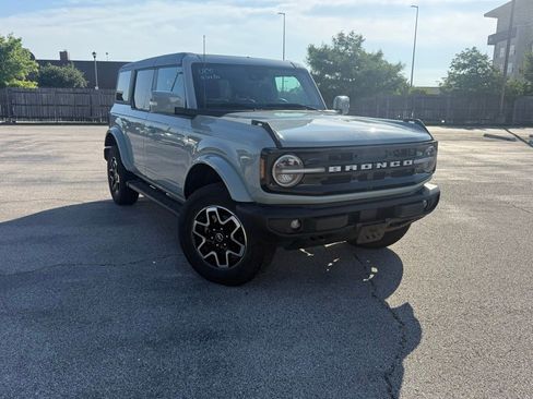 Used 2024 Ford Bronco Outer Banks AWD/4WD image 1