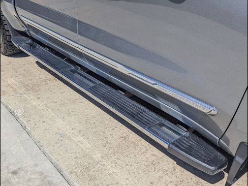 Used 2022 Chevrolet Silverado 1500 High Country w/ Technology Package image 13