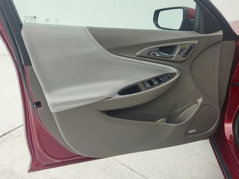 Used 2019 Chevrolet Malibu Premier w/ Sun and Wheel Package FWD image 24