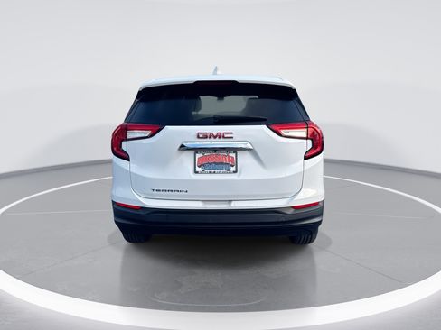 Used 2024 GMC Terrain SLE FWD image 5